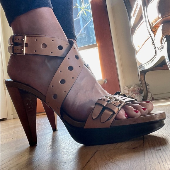 Tod’s Sasha Gomma sandal sz 40.5, Tan - Picture 6 of 7